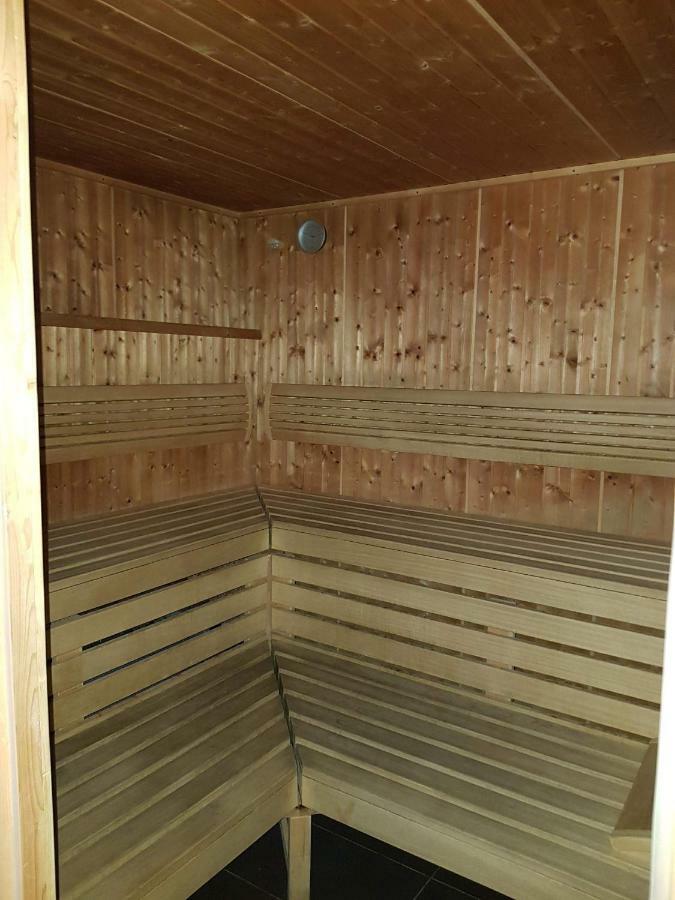 Apartament Pomaranczowy Z Basenem,Sauna-Blisko Morza. コウォブジェク エクステリア 写真